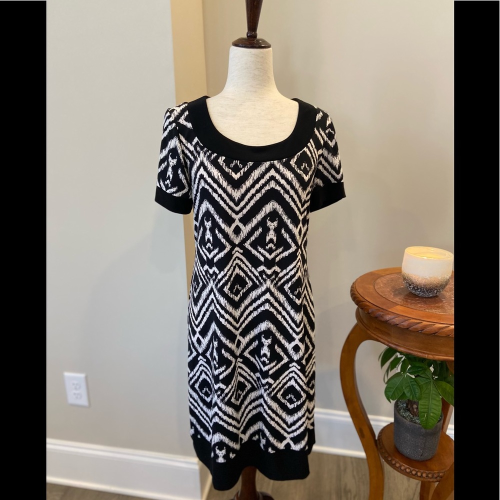New! Ronni  Nicole Short Sleeve Dress🖤🤍